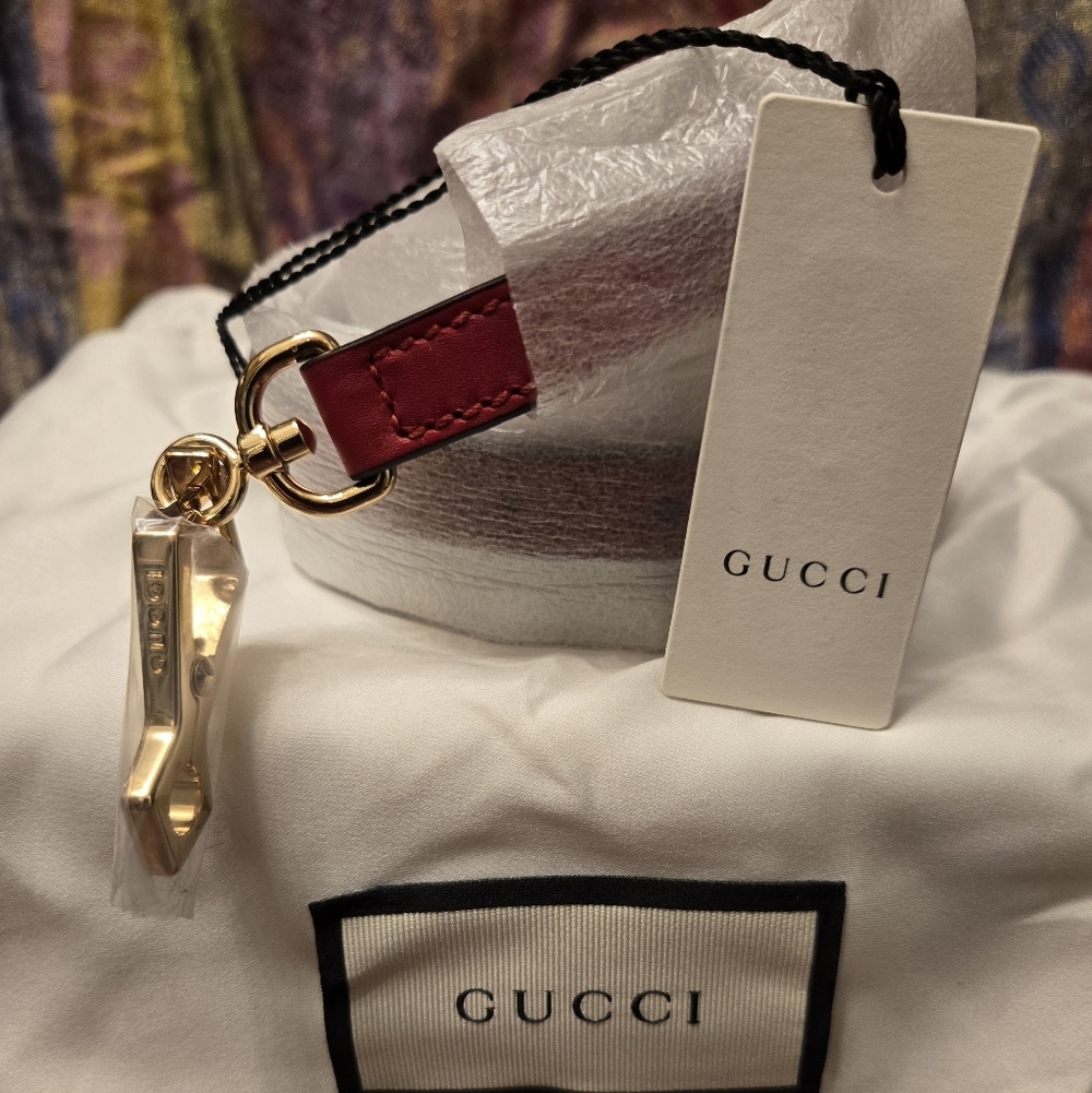 Gucci Red Leather Sylvie Shoulder Strap